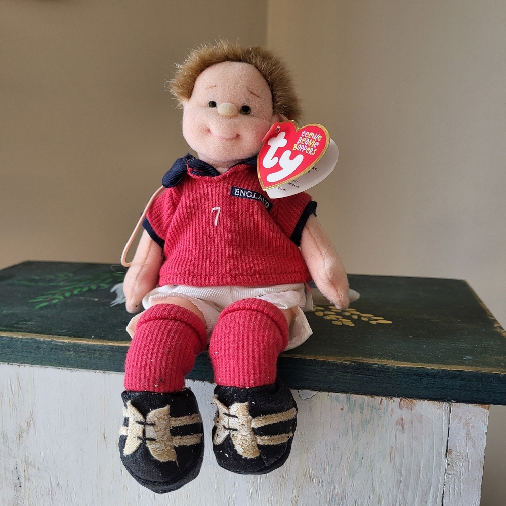 Vintage Ty Teenie Beanie Boppers Soccer Player Footie Number 7 England